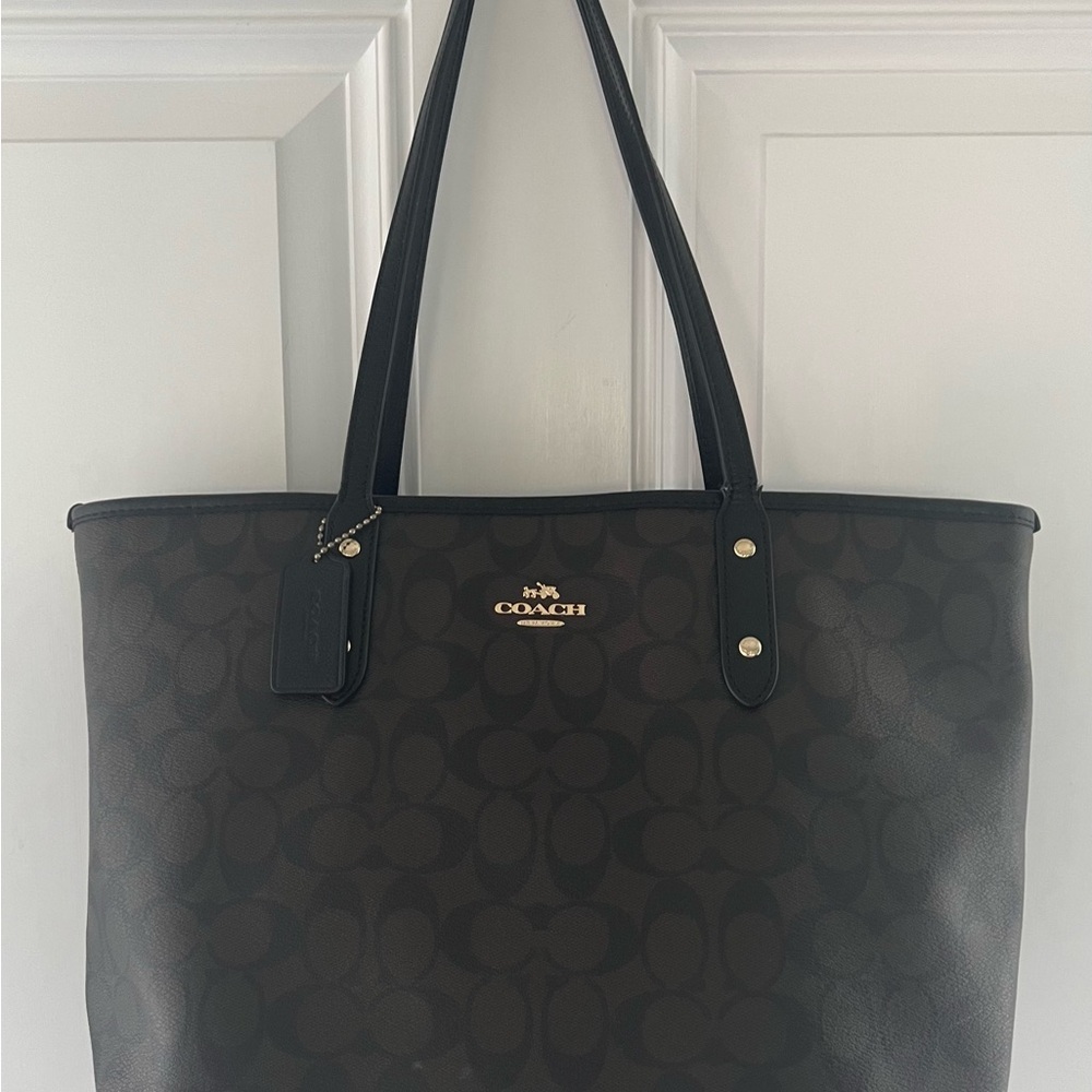 Coach Bag. Perfect size tote and gorgeous brown, black & gold. - Picture 7 of 16